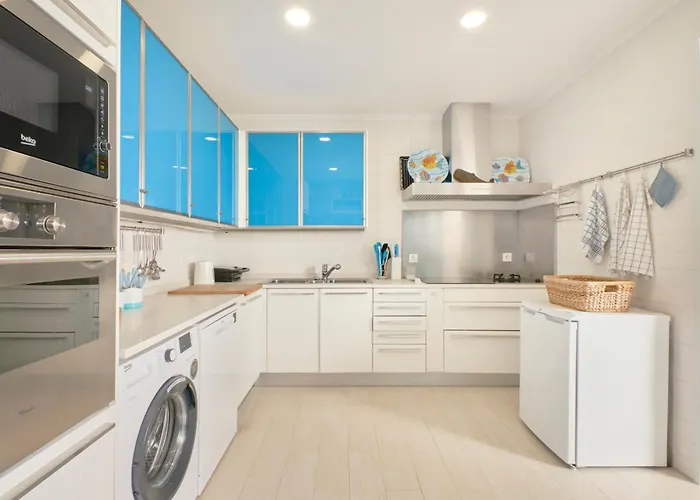 House Baleal Nyaraló Ferrel